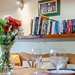 1 Bed In Oc-sz034 Holiday home *
